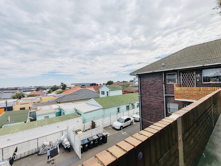 2 Bedroom Property for Sale in Maitland Western Cape